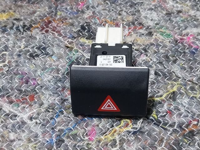 bontott SKODA SUPERB II Vészvillogó Kapcsoló