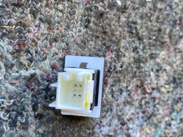 bontott SKODA SUPERB II Vészvillogó Kapcsoló