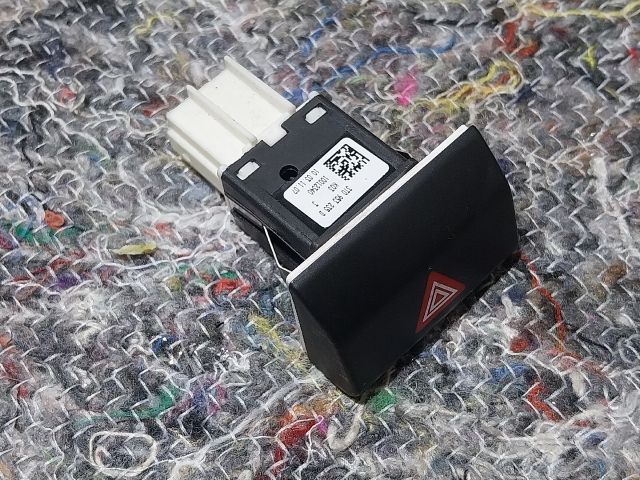 bontott SKODA SUPERB II Vészvillogó Kapcsoló