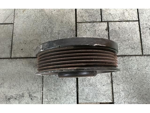 bontott SKODA SUPERB III Főtengely Szíjtárcsa