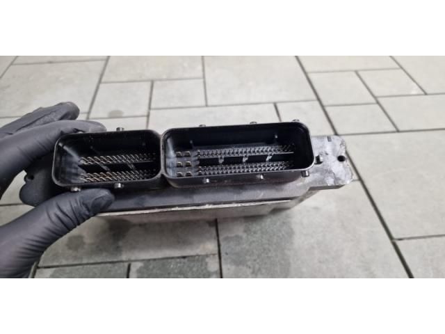 bontott SKODA SUPERB III Motorvezérlő