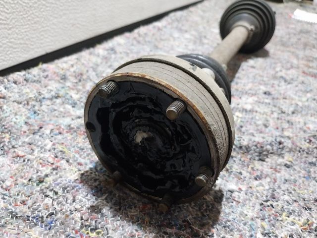 bontott SKODA SUPERB III Bal Féltengely