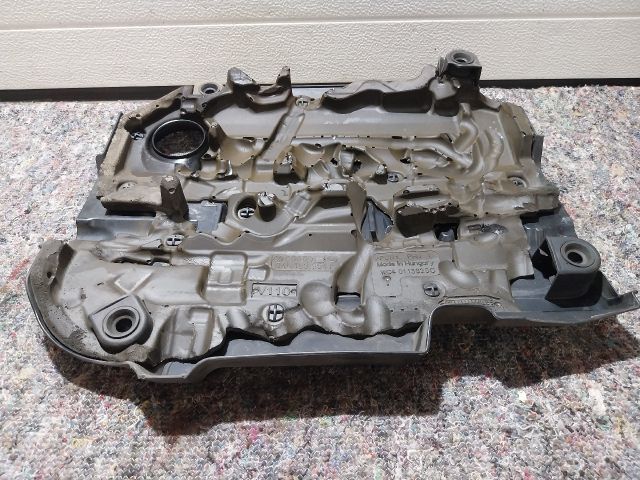 bontott SKODA SUPERB III Felső Motorburkolat