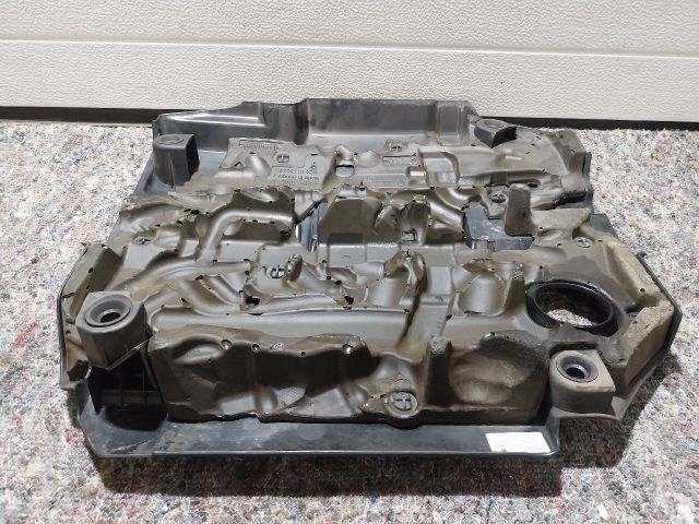 bontott SKODA SUPERB III Felső Motorburkolat