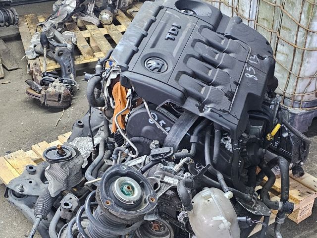 bontott SKODA SUPERB III Motor (Fűzött blokk hengerfejjel)