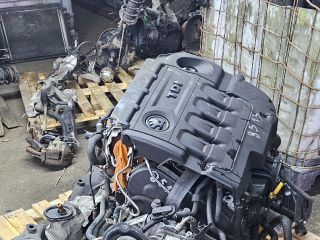 bontott SKODA SUPERB III Motor (Fűzött blokk hengerfejjel)