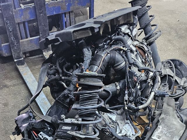 bontott SKODA SUPERB III Motor (Fűzött blokk hengerfejjel)