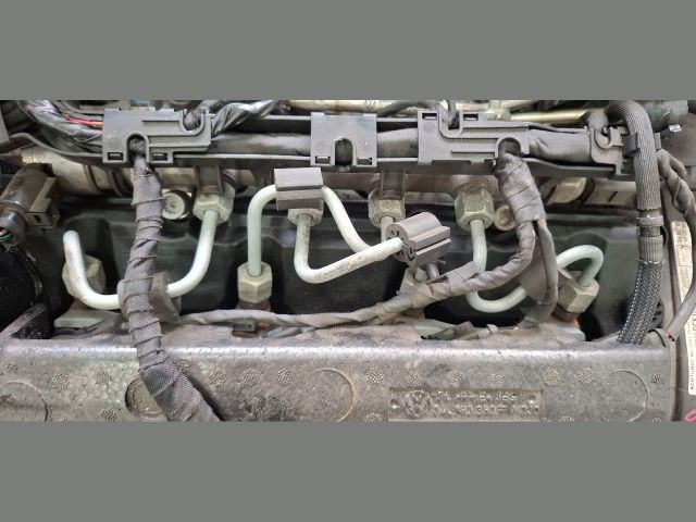 bontott SKODA SUPERB III Motor (Fűzött blokk hengerfejjel)