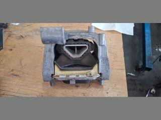 bontott SKODA SUPERB III Motor Tartó Bak Jobb