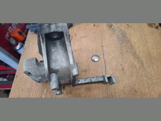 bontott SKODA SUPERB III Motor Tartó Bak Jobb