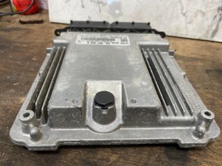 bontott SKODA SUPERB III Motorvezérlő