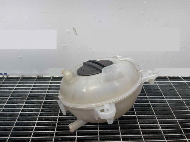 bontott SKODA SUPERB III Kiegyenlítő Tartály