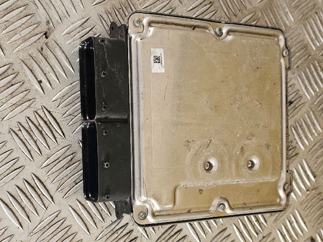 bontott SKODA SUPERB III Motorvezérlő