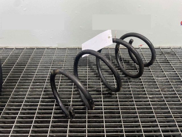 bontott SKODA SUPERB III Első Rugó