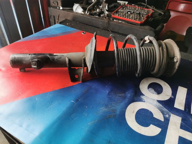 bontott SKODA SUPERB III Jobb első Lengéscsillapító