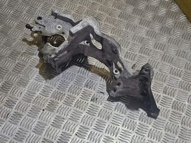 bontott SKODA SUPERB III Generátor Tartó Bak