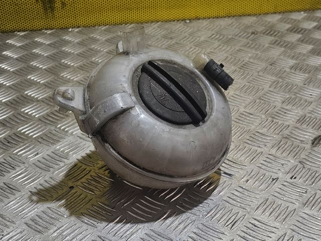 bontott SKODA SUPERB III Kiegyenlítő Tartály