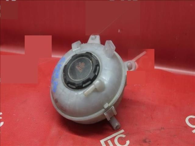 bontott SKODA SUPERB III Kiegyenlítő Tartály