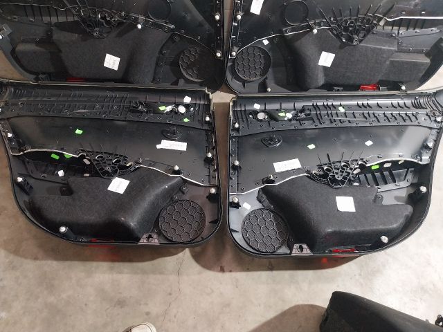 bontott SKODA SUPERB III Ajtó Kárpit Szett