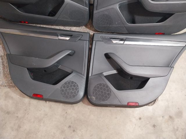 bontott SKODA SUPERB III Ajtó Kárpit Szett