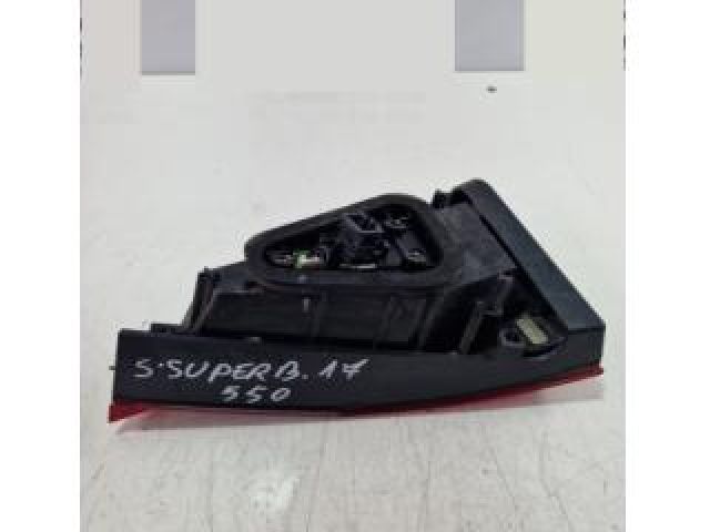 bontott SKODA SUPERB III Bal Belső Hátsó Lámpa