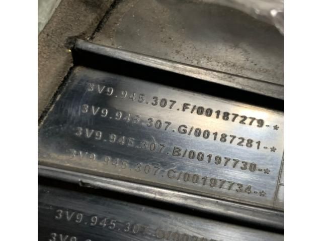 bontott SKODA SUPERB III Bal Belső Hátsó Lámpa