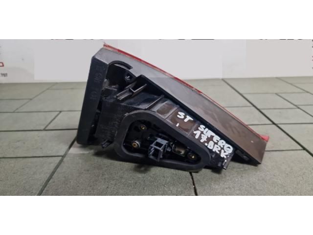 bontott SKODA SUPERB III Bal Belső Hátsó Lámpa