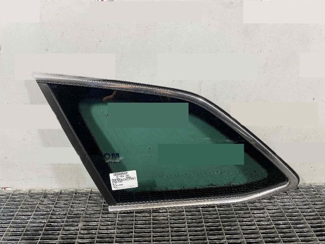 bontott SKODA SUPERB III Bal C Oszlop