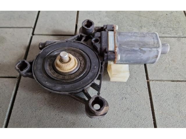 bontott SKODA SUPERB III Bal első Ablakemelő Motor