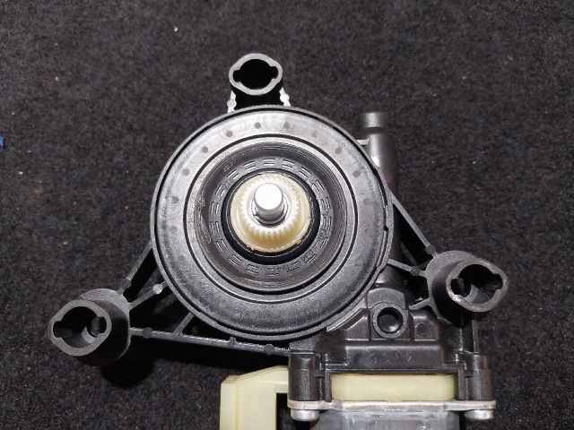 bontott SKODA SUPERB III Bal első Ablakemelő Motor