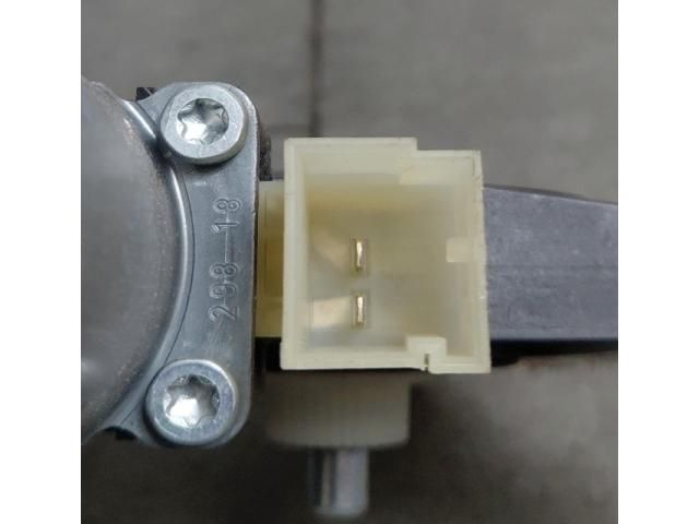 bontott SKODA SUPERB III Bal első Ablakemelő Motor