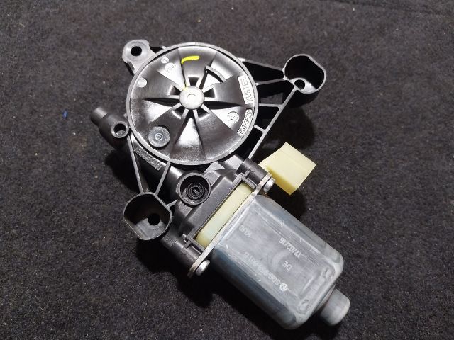 bontott SKODA SUPERB III Bal első Ablakemelő Motor