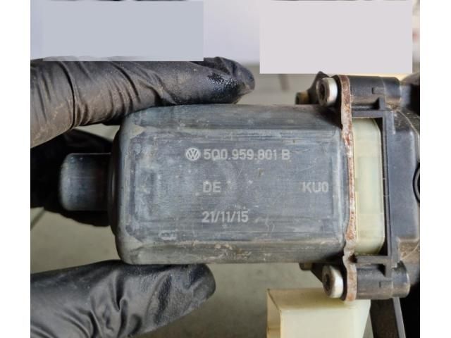 bontott SKODA SUPERB III Bal első Ablakemelő Motor