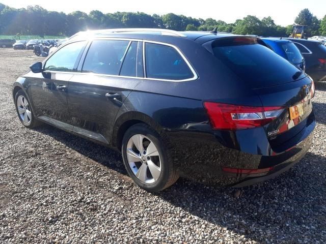 bontott SKODA SUPERB III Bal első Ajtó Kárpit