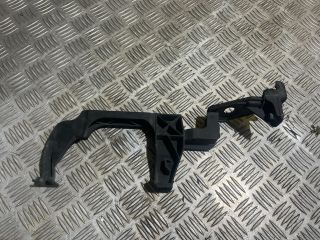 bontott SKODA SUPERB III Bal első Oldal Lökhárító Tartó (Műanyag)