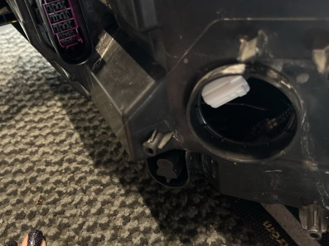 bontott SKODA SUPERB III Bal Fényszóró