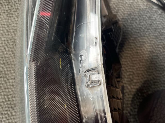 bontott SKODA SUPERB III Bal Fényszóró