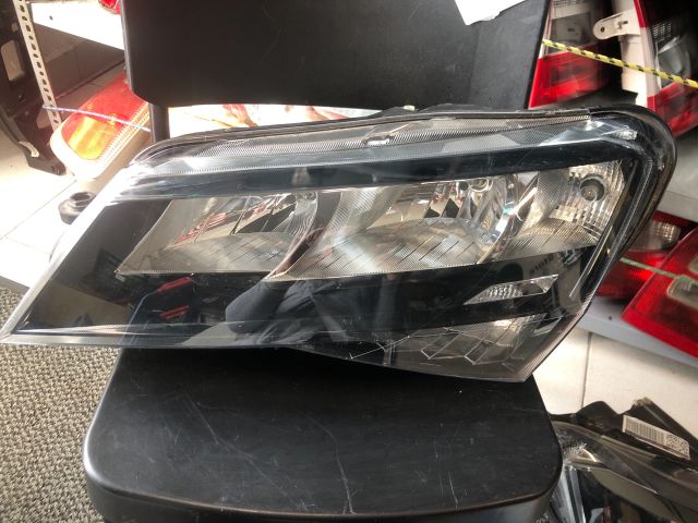 bontott SKODA SUPERB III Bal Fényszóró