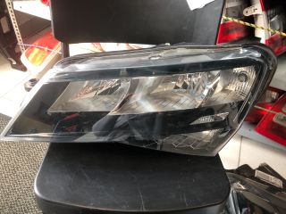 bontott SKODA SUPERB III Bal Fényszóró