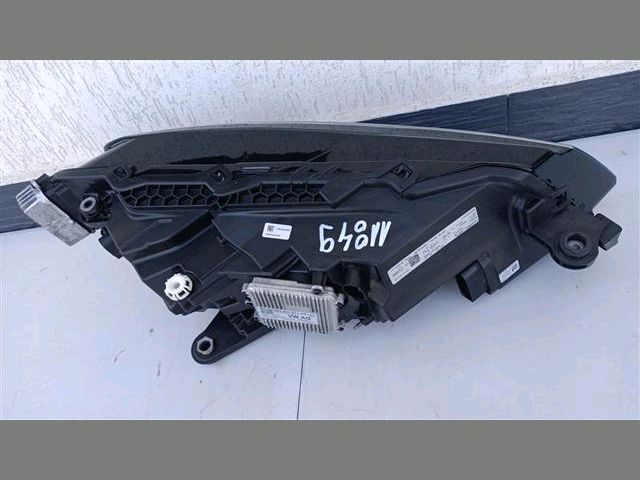 bontott SKODA SUPERB III Bal Fényszóró