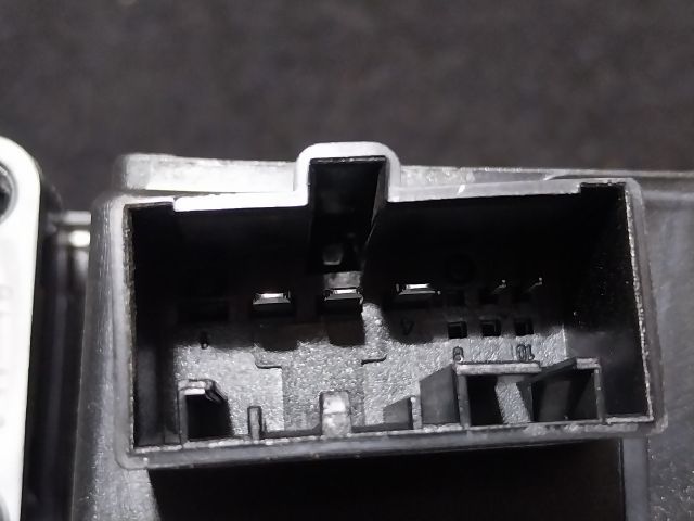 bontott SKODA SUPERB III Bal hátsó Ablakemelő Motor