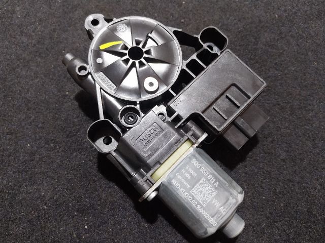 bontott SKODA SUPERB III Bal hátsó Ablakemelő Motor