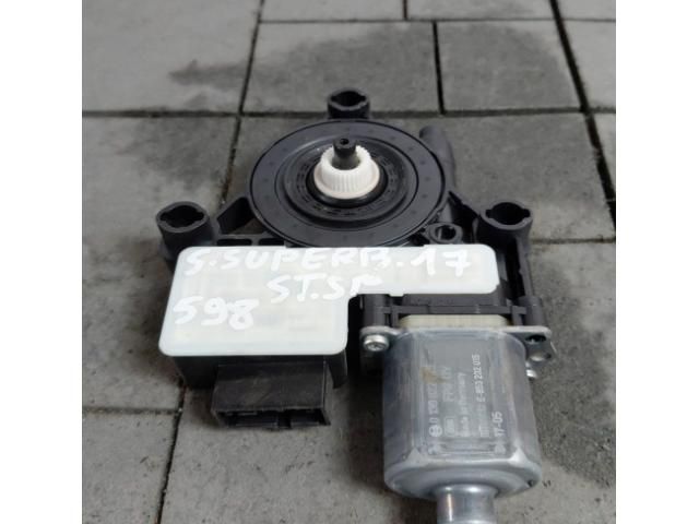 bontott SKODA SUPERB III Bal hátsó Ablakemelő Motor