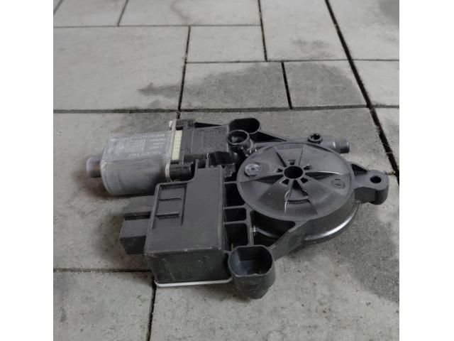 bontott SKODA SUPERB III Bal hátsó Ablakemelő Motor