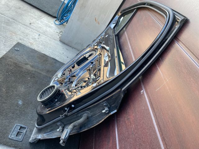 bontott SKODA SUPERB III Bal hátsó Ajtó (Részeivel)