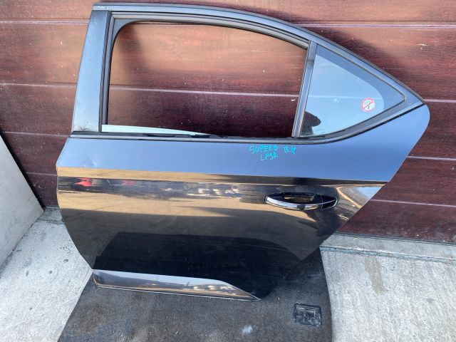 bontott SKODA SUPERB III Bal hátsó Ajtó (Részeivel)