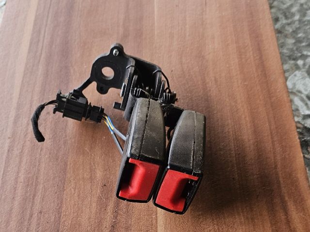 bontott SKODA SUPERB III Bal hátsó Biztonsági Öv Csat