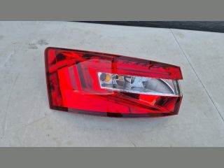 bontott SKODA SUPERB III Bal Hátsó Lámpa