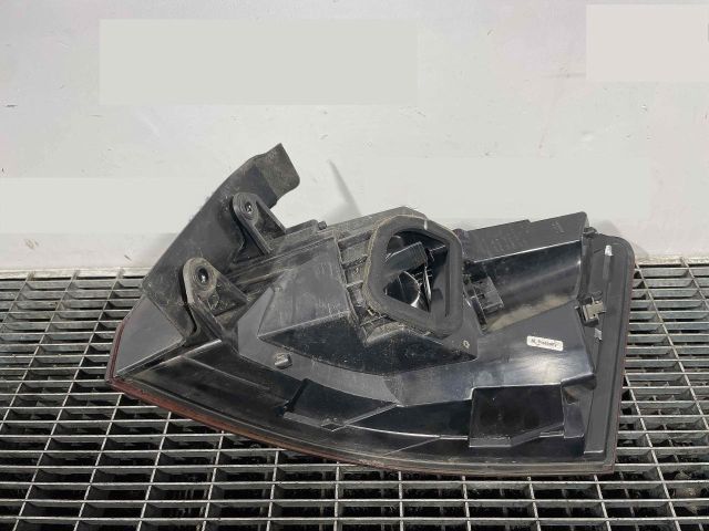 bontott SKODA SUPERB III Bal Hátsó Lámpa