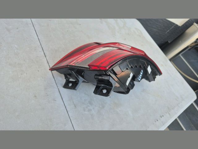 bontott SKODA SUPERB III Bal Hátsó Lámpa